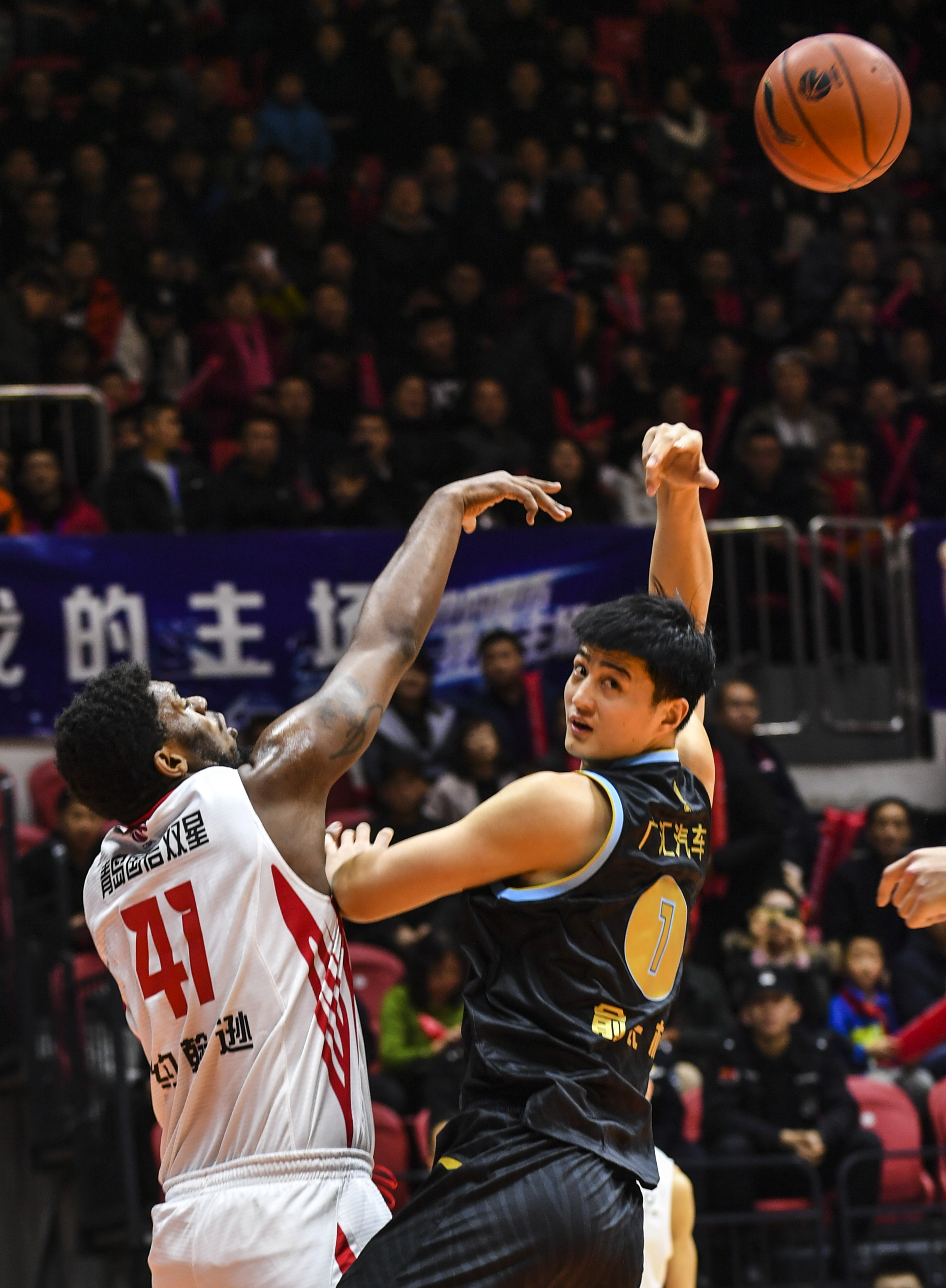 新疆广汇清晨完成体检，志在全明星赛名次提升，媒体盛赞，身体对抗强度拉满的简单介绍